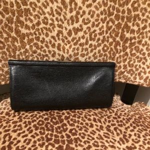 Black clutch